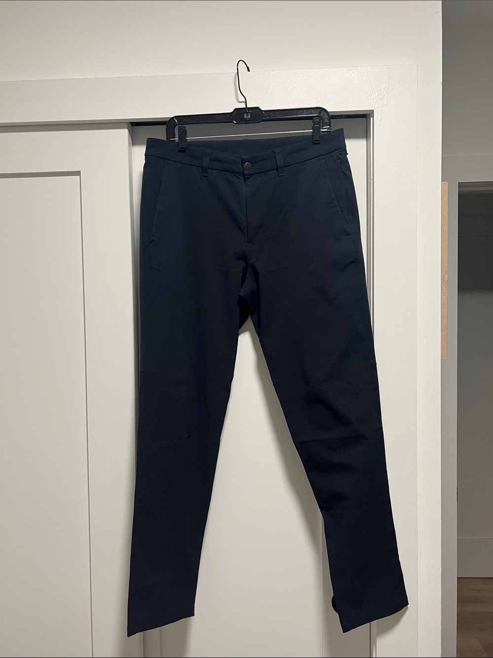 Lululemon Men's Navy Commission Slim-Fit Pant